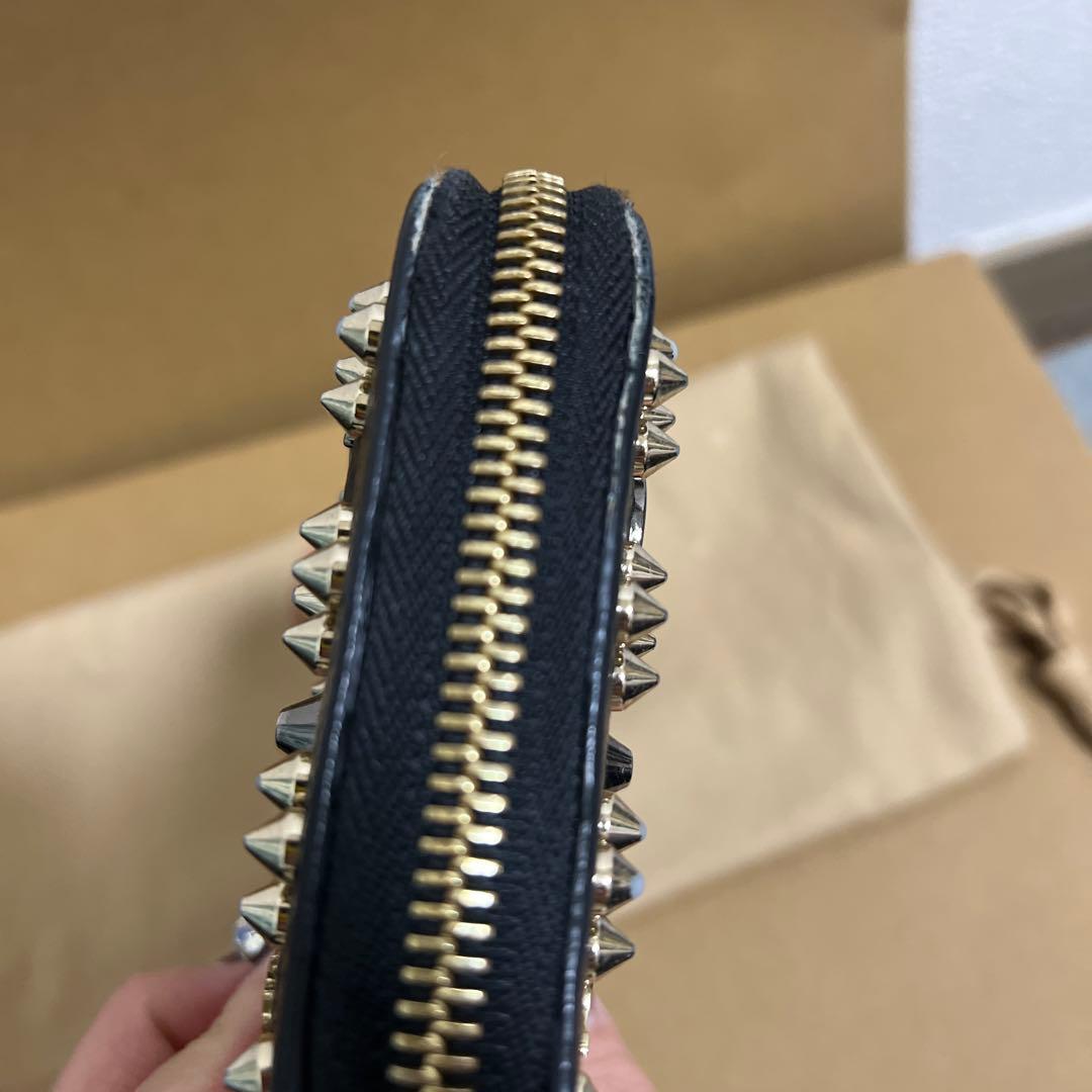 Christian Louboutin スタッズ ブラック長財布