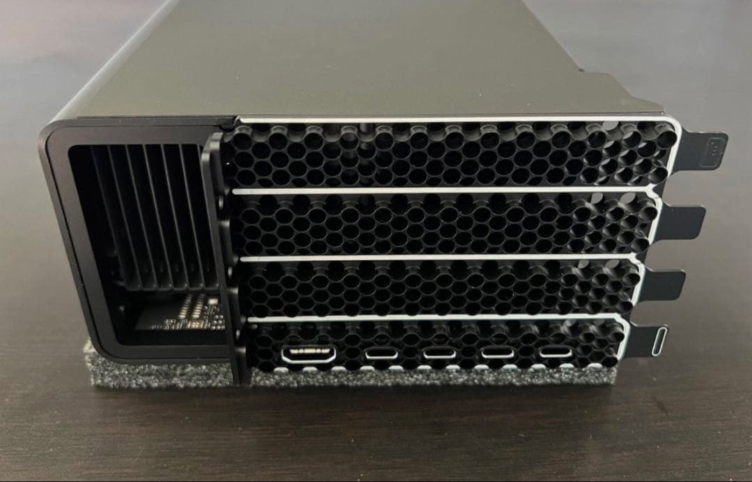 グラフィックボード・グラボ・ビデオカード Apple Radeon Pro Vega II 32GB MPX Module