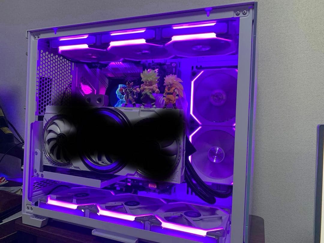 ホワイト ミドルタワー PCケース Lian li mini (VGA 無し)