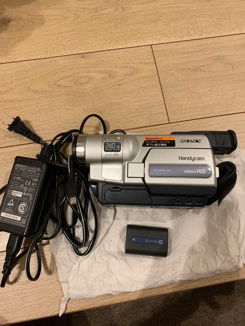 ビデオカメラ Sony Handycam video Hi8 240x CCD-Trv106