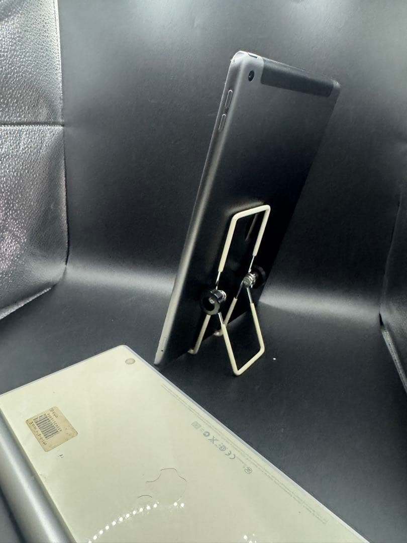 92%SIMフリーお絵かきipadOS26アップル純正マジックキーボードペンシル