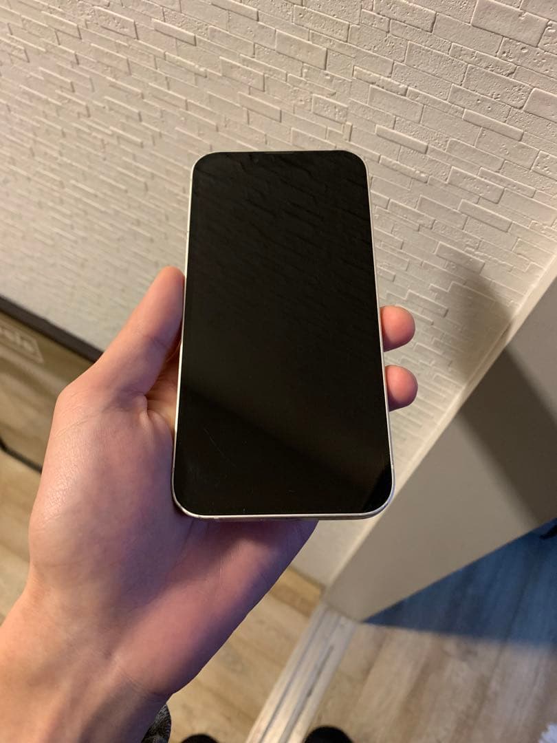 Iphine13 MagSafeのみ充電可能