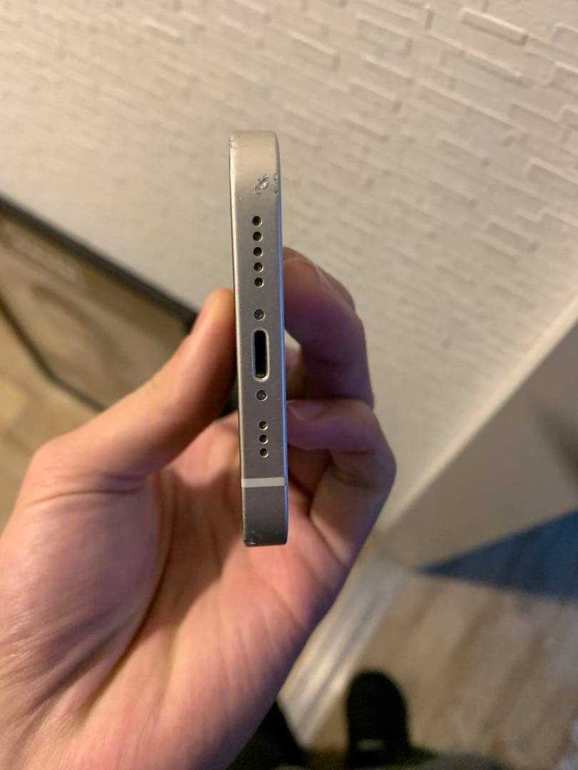 Iphine13 MagSafeのみ充電可能