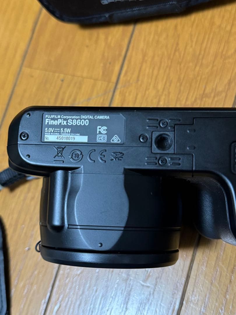 Fujifilm FinePix S8600コンパクトデジタルカメラ