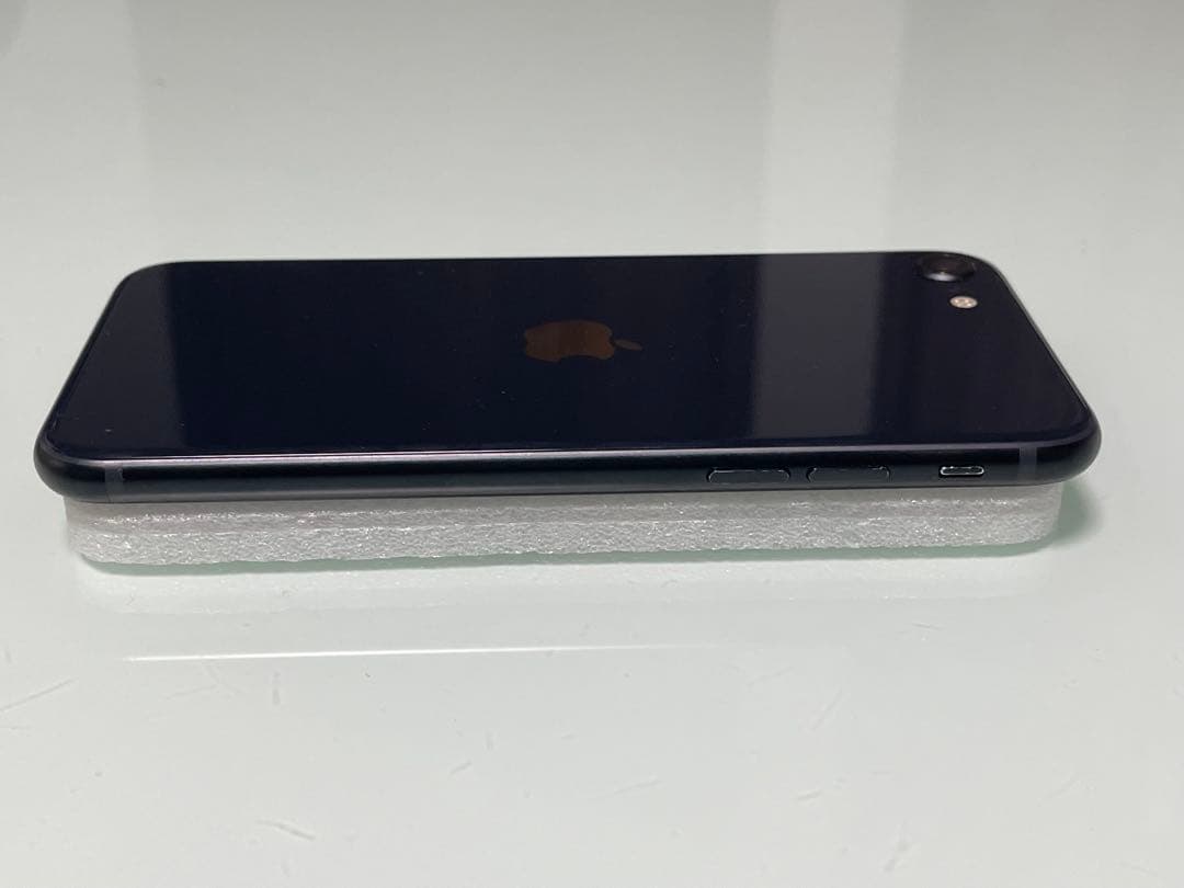 iPhone SE 第3世代 64GB ミッドナイト バッテリー100%