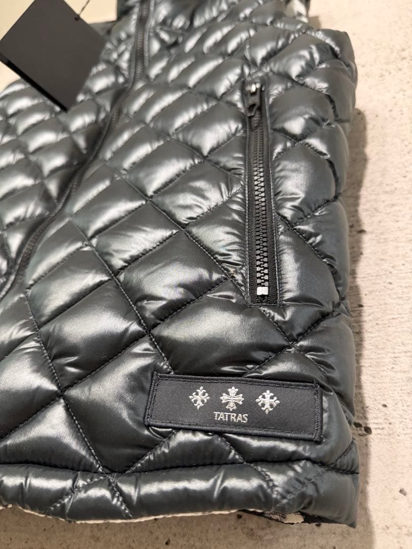 新品　タトラス　ダウンベスト　チャコールグレー　タイダイ　迷彩　リバーシブル