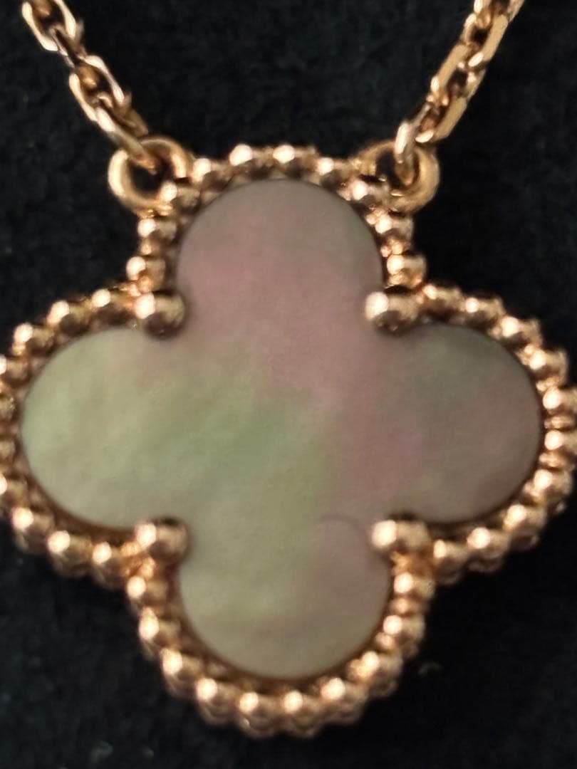 ヴァンクリーフ&アーペルヴィンテージアルハンブラペンダントグレーマザーオブパール