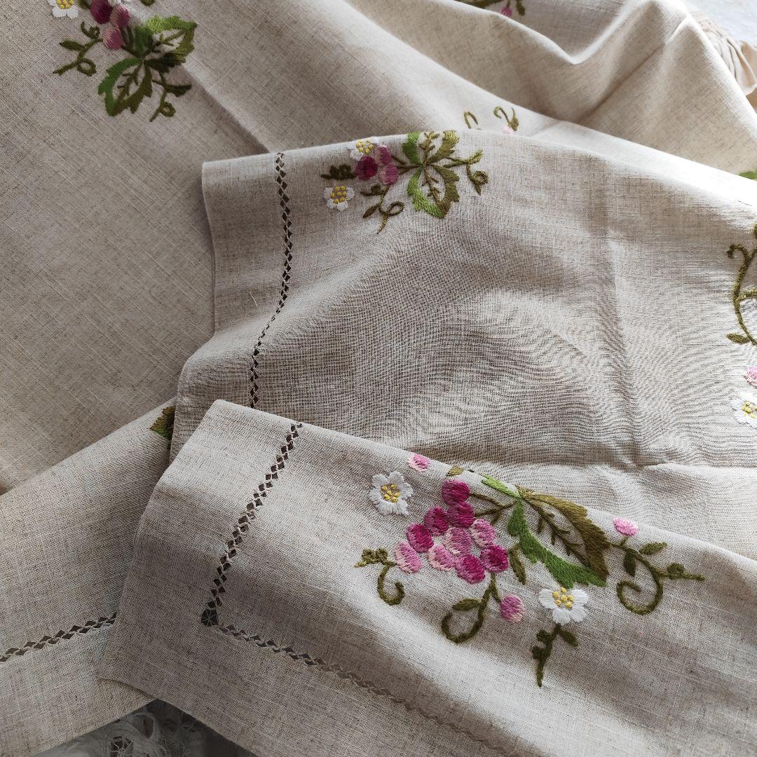 ヴィンテージ 混紡リネン 葡萄蔓 手刺繍　大判テーブルクロス