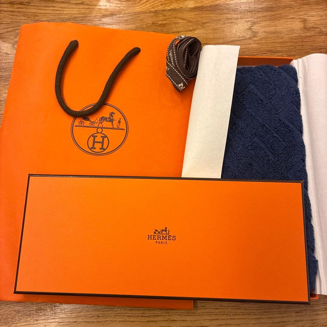 HERMES ネイビー タオル地ハンカチ