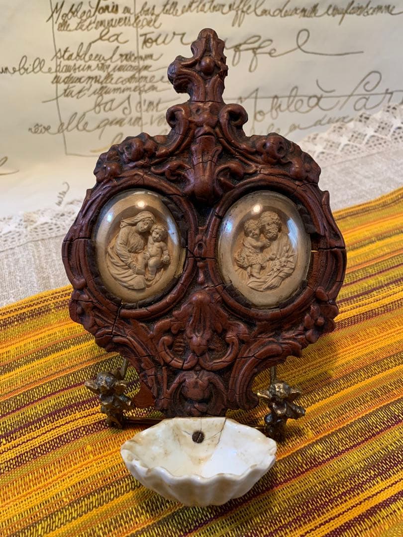 フランス製　アンティークのレアなメダイヨンのガラスドームが2個付いてます！繊細！