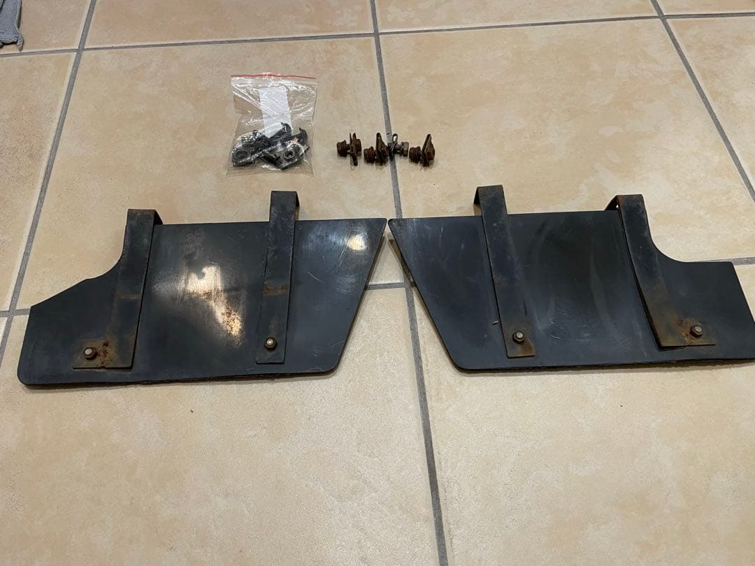 デリカD5前期エルフォード フロントディフューザー アンダーフラップスペシャル