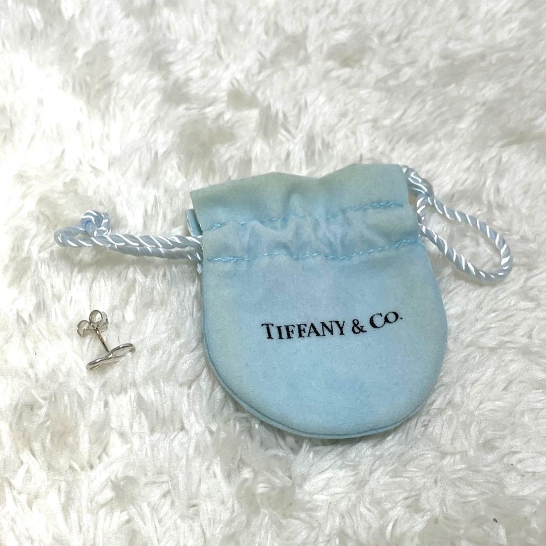【極美品】ティファニー　インフィニティピアス片耳　メンズ/レディース　巾着袋付属