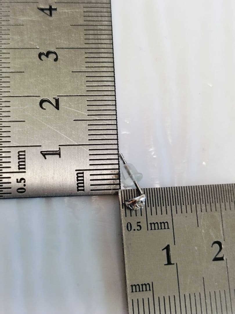 み*た様 ELLE PT900 ダイヤ0.03/0.03キラキラピアス送料込み