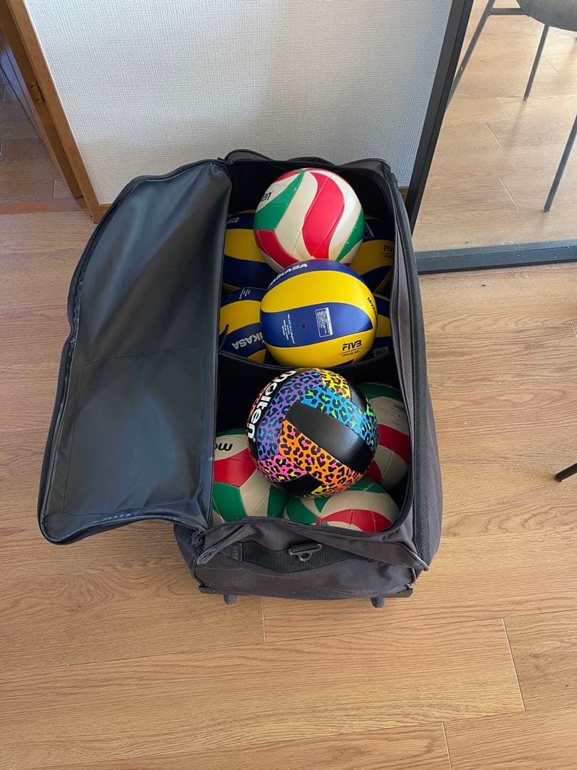 【ポチ】遠征キャリーバック大型　スーツケース　バレーボール10個　空気入