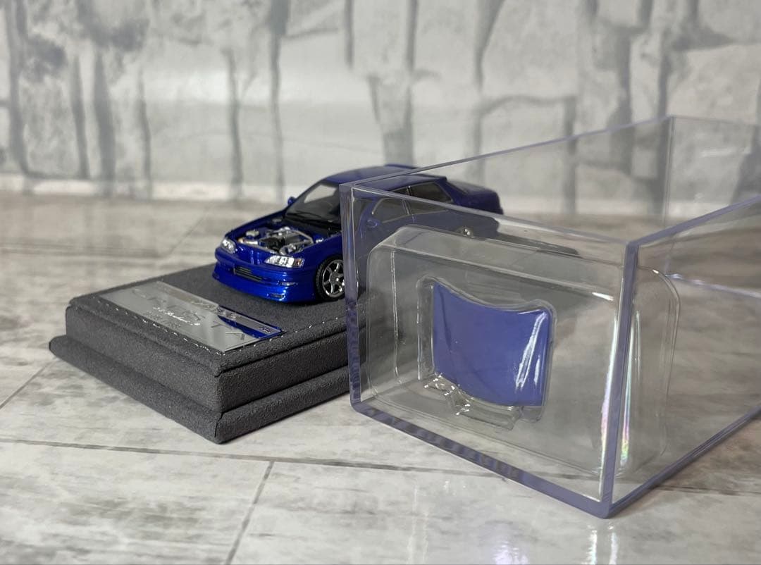 トヨタクレスタ1/64ミニカー