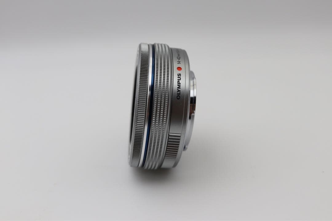 ☆美品【OLYMPUS】OM-D E-M10 MarkIII + 14-42mm