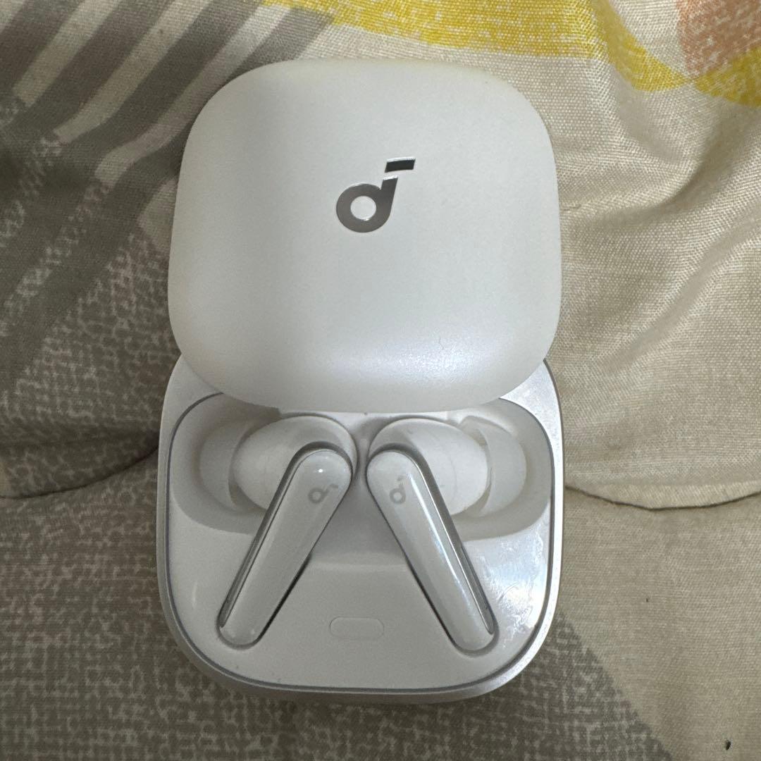 イヤホン ANKER Liberty5