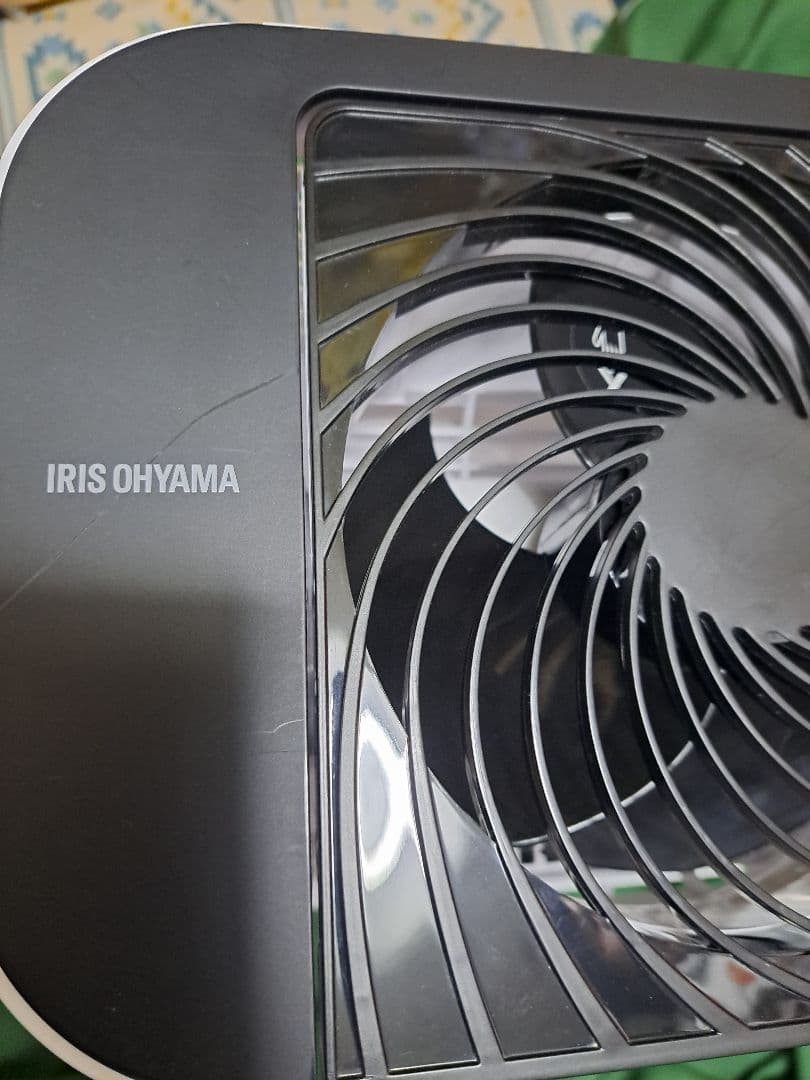 美品　アイリスオーヤマ　　衣料乾燥除湿機　DDDー50E