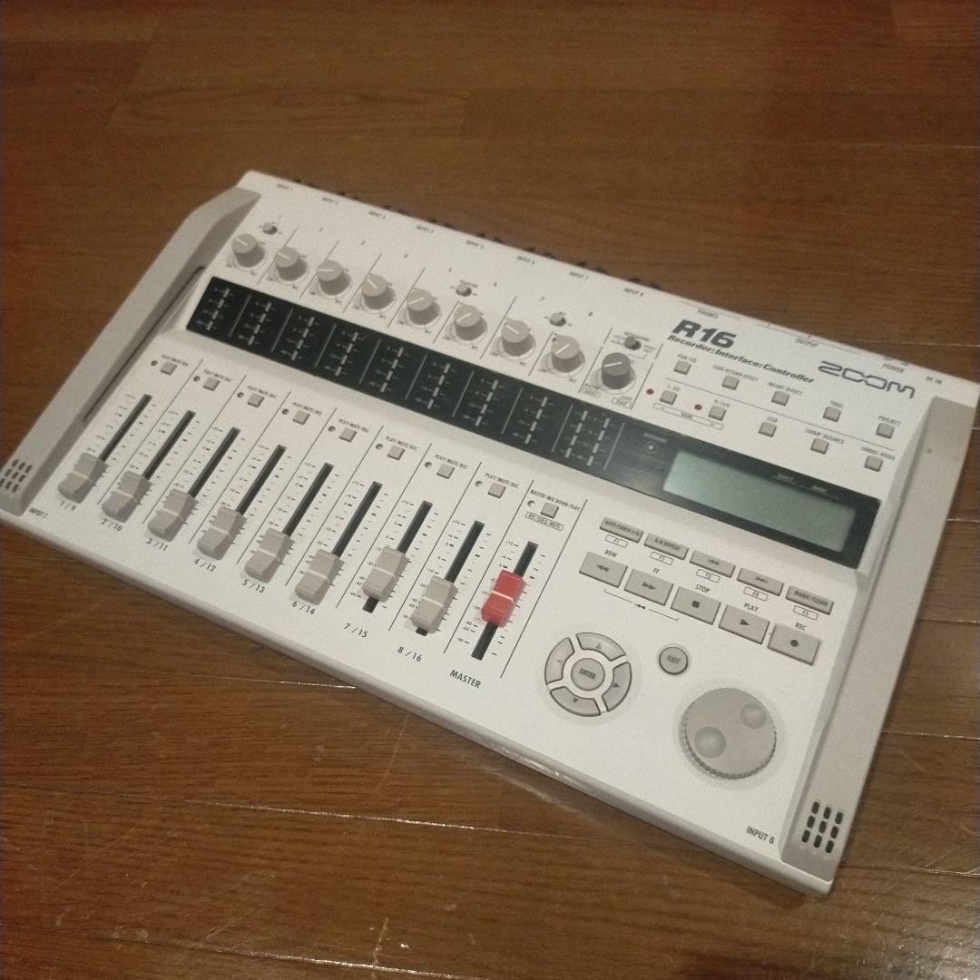 専用出品ZOOM R16 レコーダー・インターフェース・コントローラー 動作保証