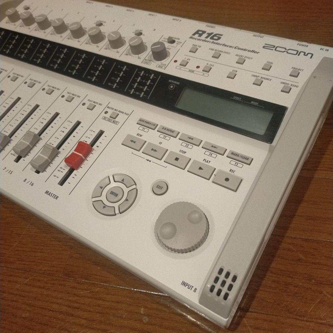 専用出品ZOOM R16 レコーダー・インターフェース・コントローラー 動作保証