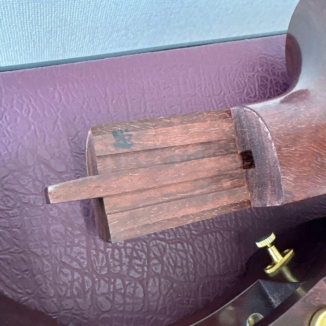 三味線　太棹　紅木　皮破れ　ハードケース付き　全長約102cm