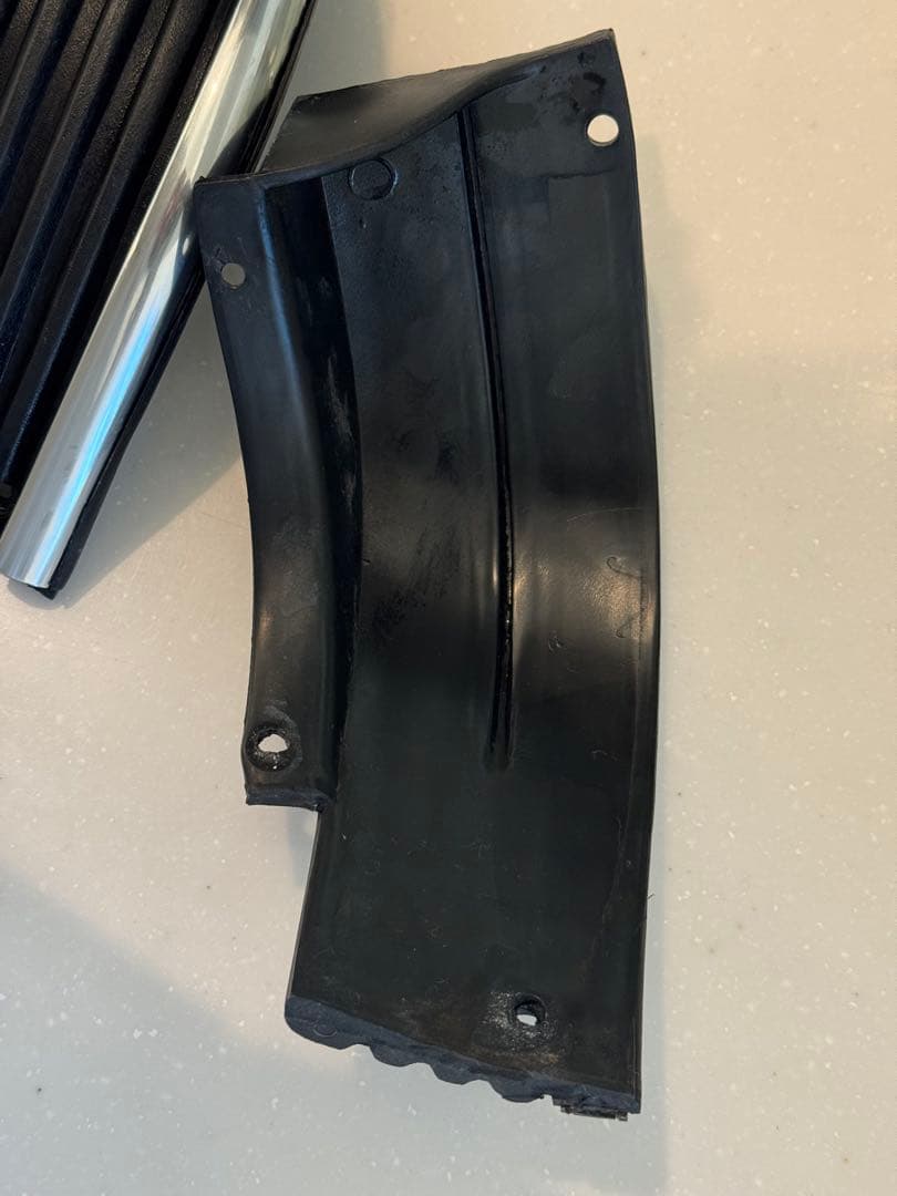 K5 V10 Blazer Jimmy コーナーモールディングピース　89〜91