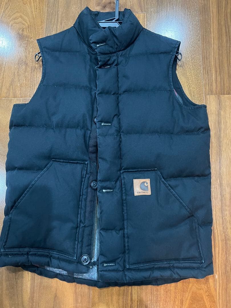 セレッソ　Carhartt ブラック ダウンベスト