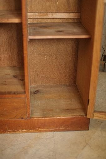 古い小ぶりな木枠ガラス戸棚　収納棚　食器棚　キャビネット　古家具