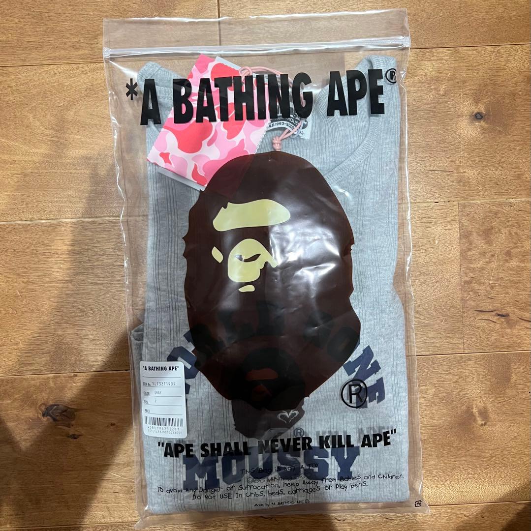 トップス MOUSSY A BATHING APE COLLEGE PATCH TEE