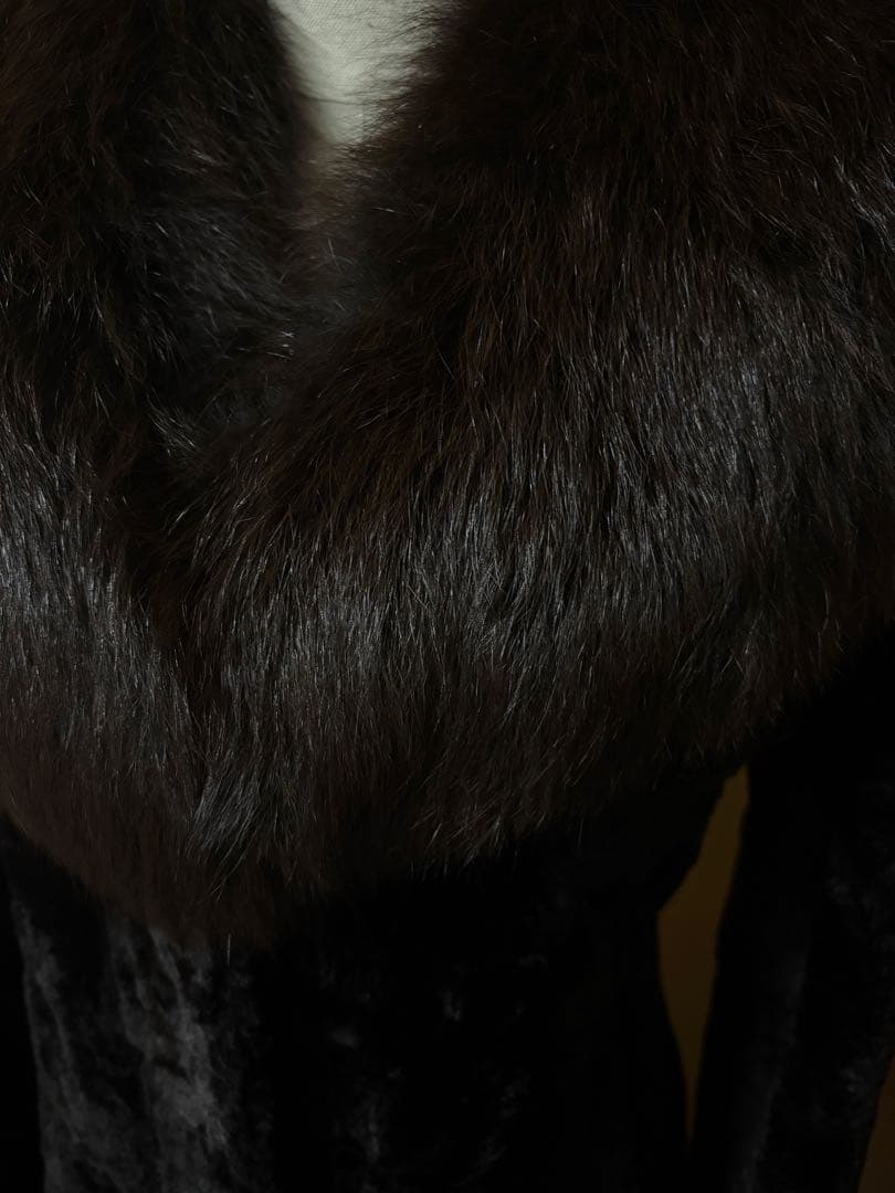 ダークブラウン ファー付きロングコート　EMBA