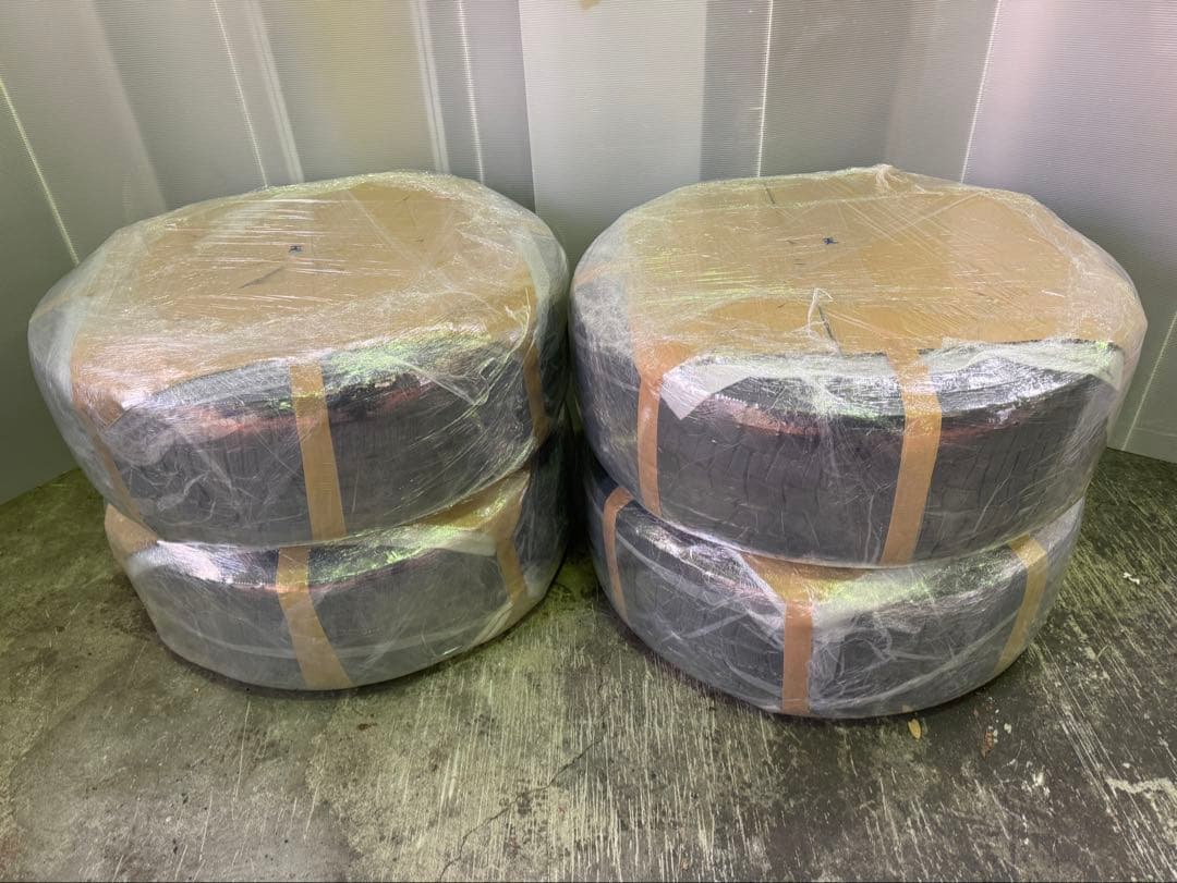 美品_R18_ホイル付スタッドレス_DUNLOP