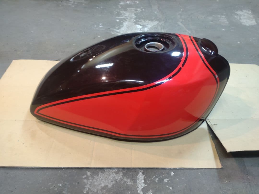 ゼファー400χ　タンク