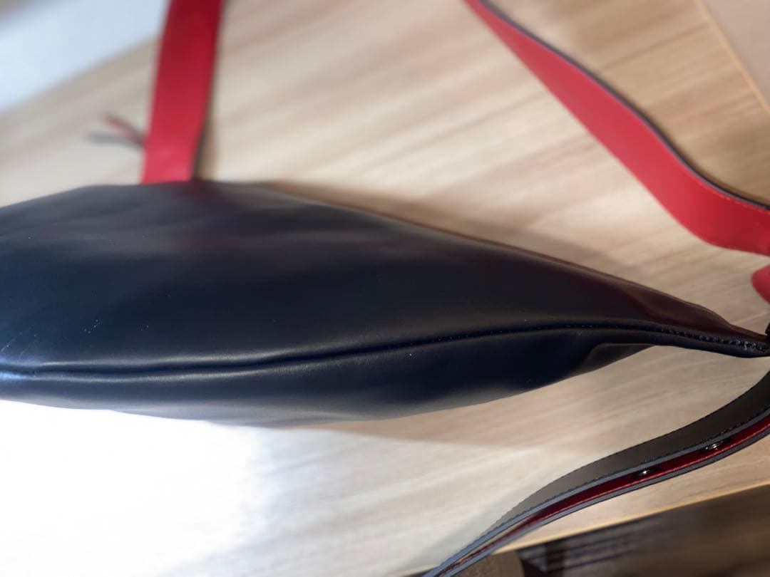 ヴィヴィアンウエストウッド PUNK変形ボデ イバッグ