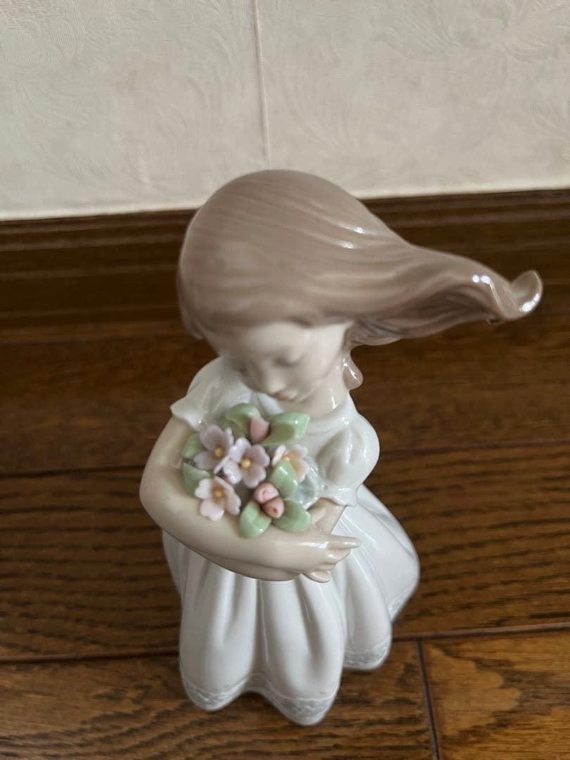 LLADRO リヤドロ Utopia さわやかな風