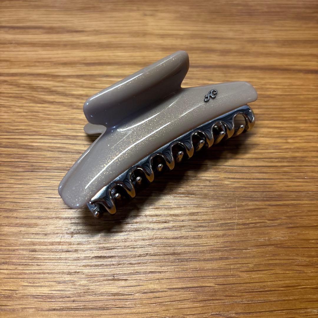 acca ヘアクリップ　最終値下げ　 グレーのクリップヘアアクセサリー