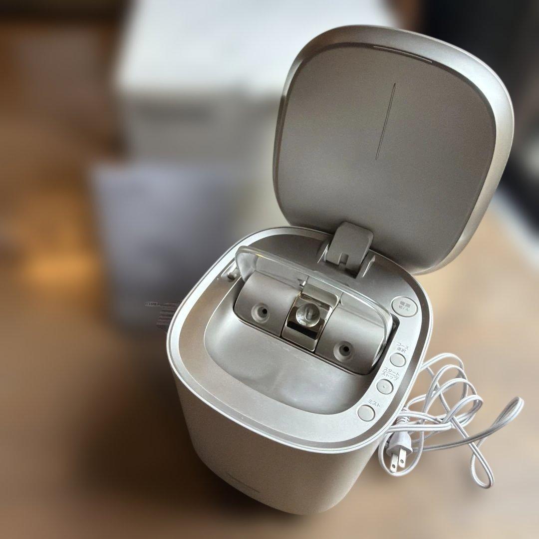 ナノケア　パナソニック　フェイススチーマー