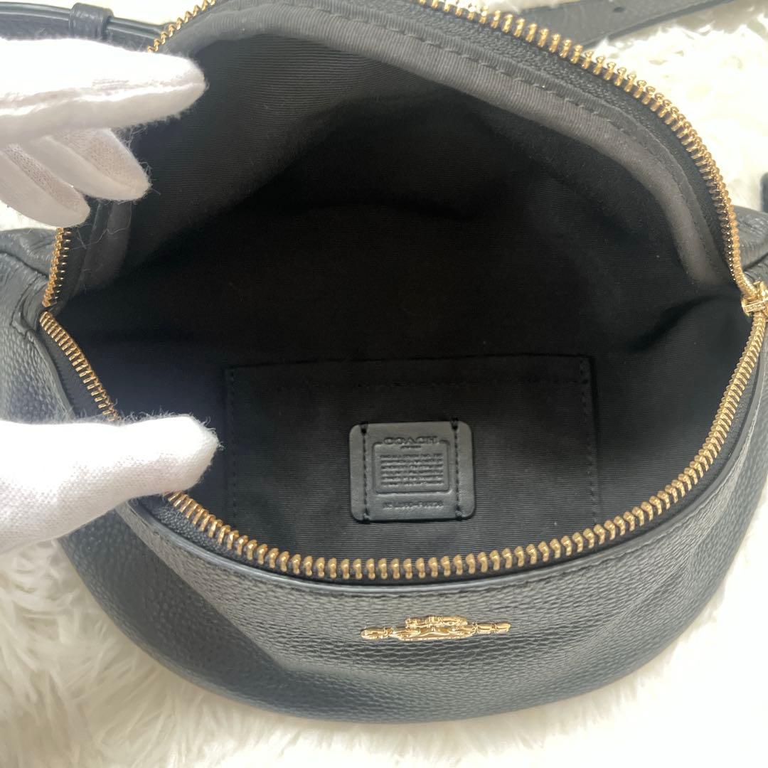 COACH ブラック ボディバッグ・ウエストポーチ レザー　ゴールド金具