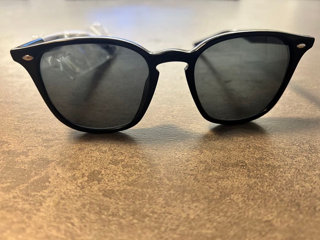 Ray-Ban RB4258F サングラス ブラック ダークグリーン