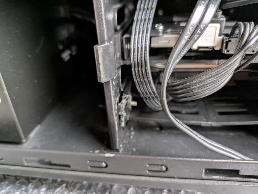 №135、キューブ型金色、Win11、Corei5、GTX960、M8G、SSD