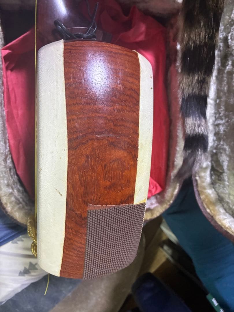 津軽三味線！紅木！天然素材の高級糸巻き付き！