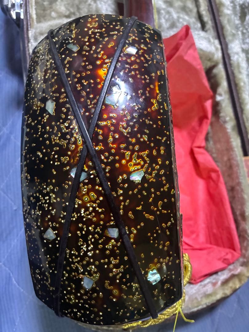 津軽三味線！紅木！天然素材の高級糸巻き付き！