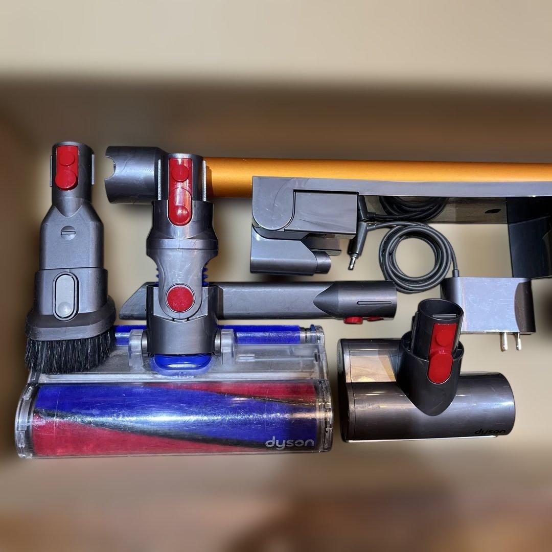 Dyson V8 Fluffy 掃除機 【バッテリー交換済】