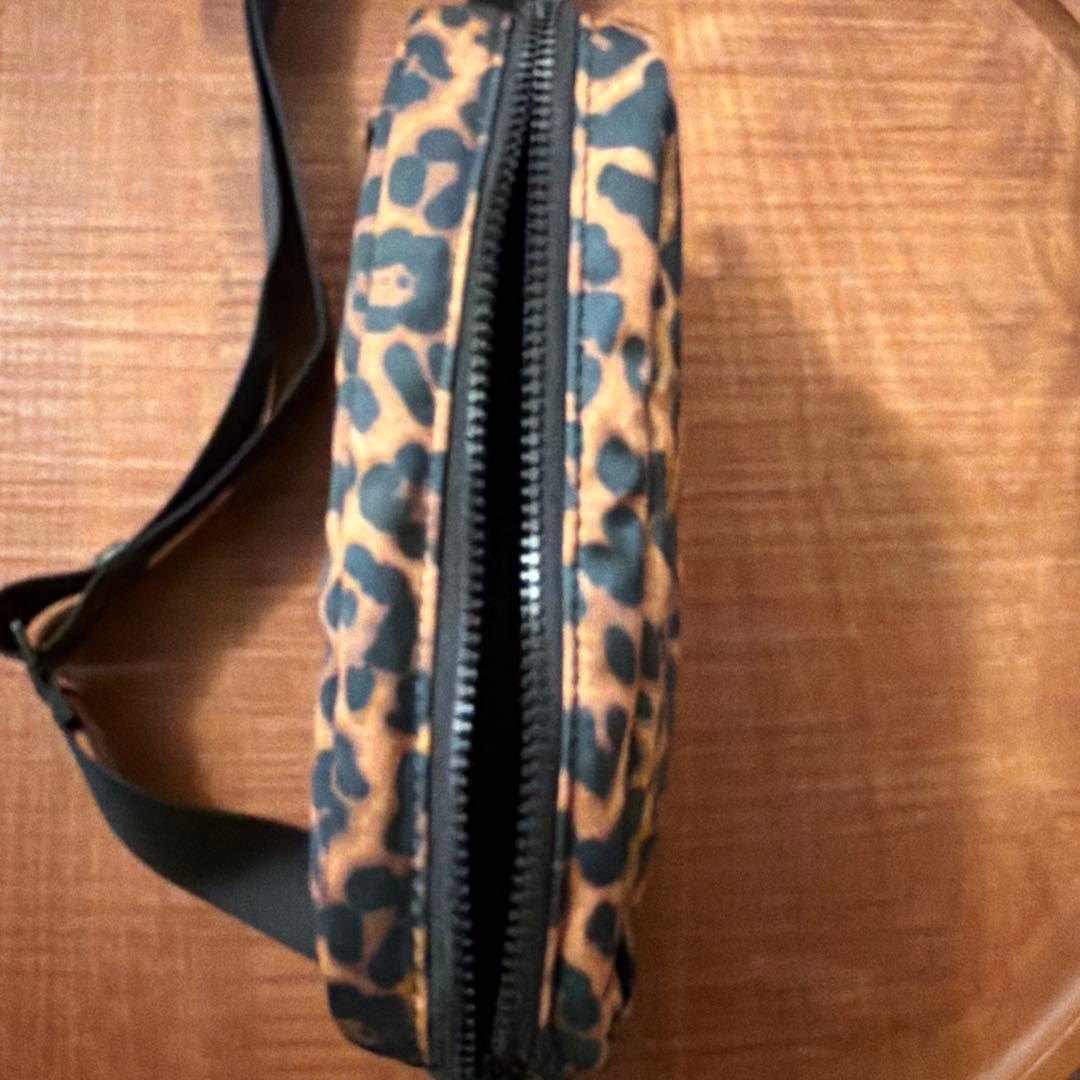 【美品】  London レオパード クロスボディバッグ