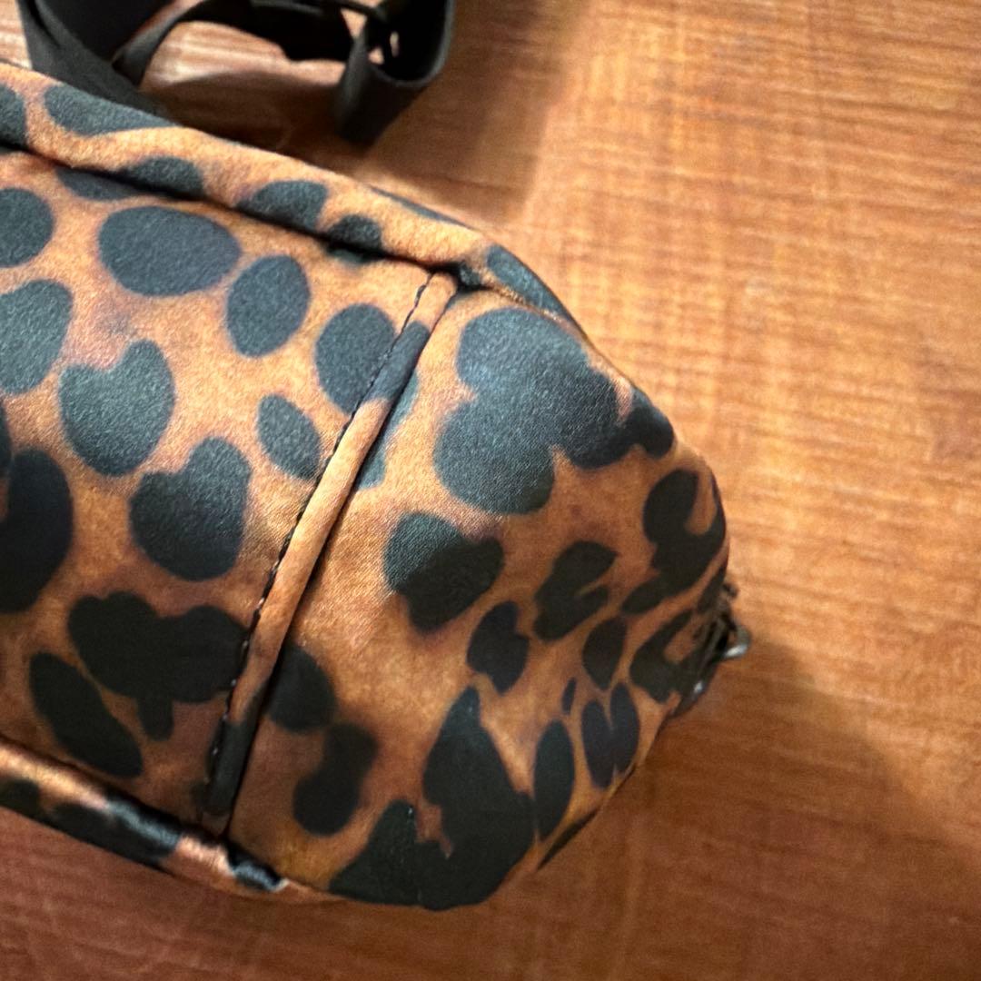 【美品】  London レオパード クロスボディバッグ