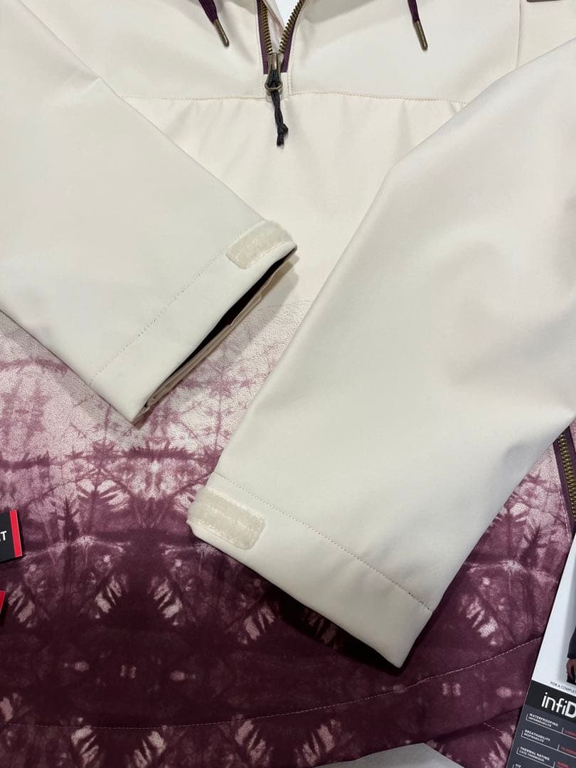 新品未使用:定価23650円＊686防水スノーボードウェア 女性用