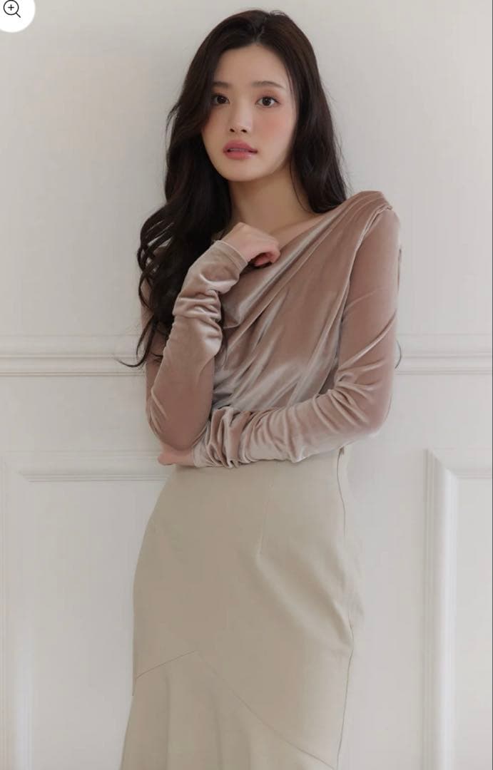 【タグあり・新品未着用】polaura グロッシーベロアドレープトップス