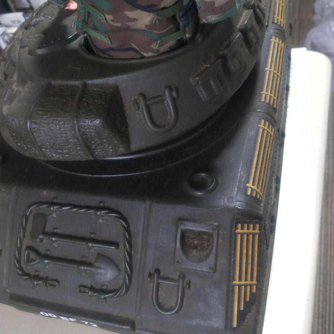 ドラゴン1/6女性兵士と同スケールのスコーピオン軽戦車かシュリダン戦車？のセット