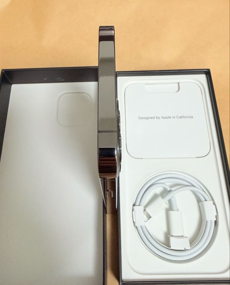 Apple iPhone 12 Pro 256GB / バッテリー77%