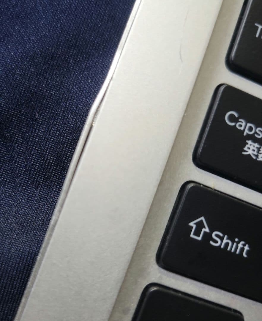 DELL inspiron 7380 i5-8265U HDMIで使用して下さい