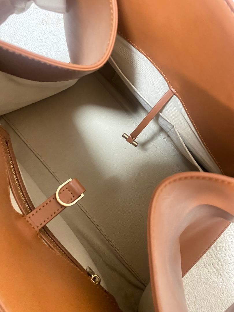 値下げ　リアルレザートートバッグ 大収納 the ROW マルゴー 風デザイン